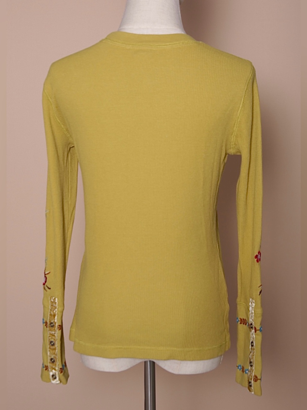Sundance Embroidered Floral Thermal Top Mustard Petite XS - Picture 3 of 5